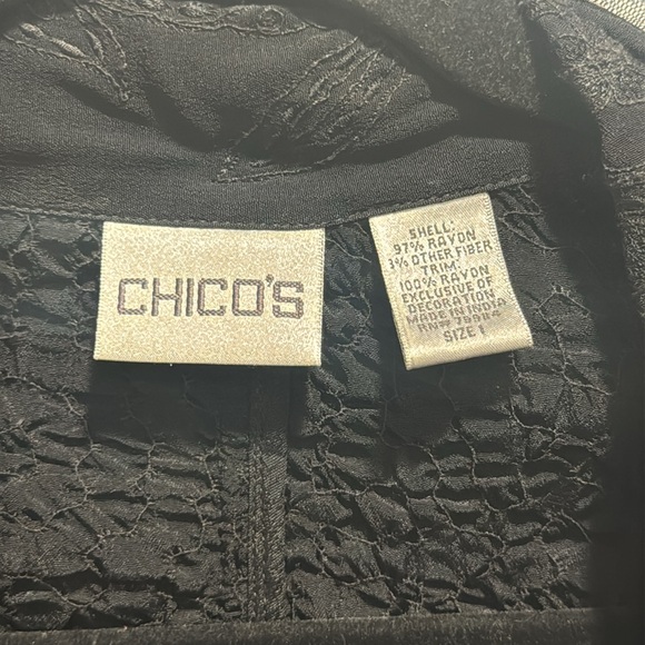 Chico’s detailed button down - Picture 9 of 15